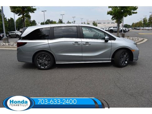 New 2026 Honda Odyssey Touring image 8