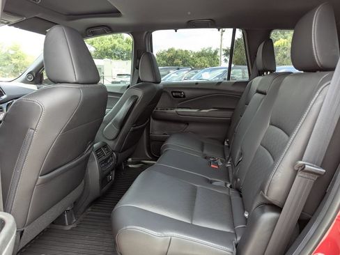 Used 2023 Honda Passport Elite image 17