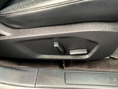 Used 2017 Ford Fusion SE w/ Fusion SE Technology Package image 41