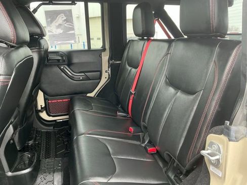 Used 2017 Jeep Wrangler Unlimited Rubicon image 31
