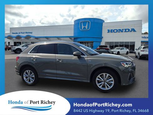Used 2024 Audi Q3 2.0T Premium AWD/4WD image 1