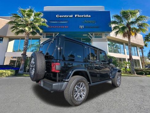 Certified 2024 Jeep Wrangler Unlimited Sahara w/ Technology Group image 5