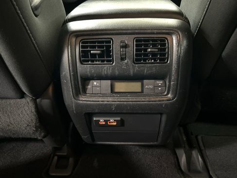 Used 2020 Nissan Pathfinder S image 22