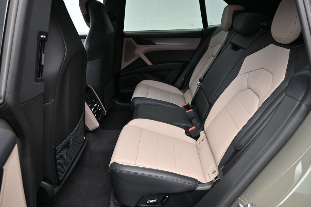 Certified 2026 Porsche Cayenne Electric AWD/4WD image 7