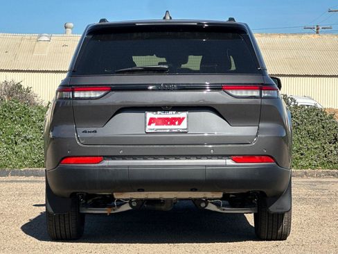 New 2026 Jeep Grand Cherokee Altitude image 5