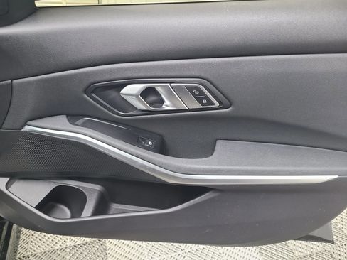 Used 2020 BMW 330i xDrive Sedan w/ Convenience Package image 40