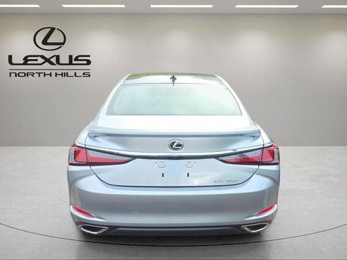 New 2025 Lexus ES 350 Ultra Luxury image 5