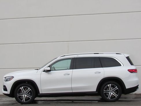 Used 2023 Mercedes-Benz GLS 450 4MATIC image 4