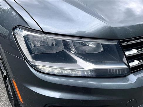 Used 2021 Volkswagen Tiguan SE AWD/4WD image 31