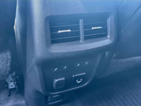 Used 2018 Chevrolet Equinox Premier AWD/4WD image 28