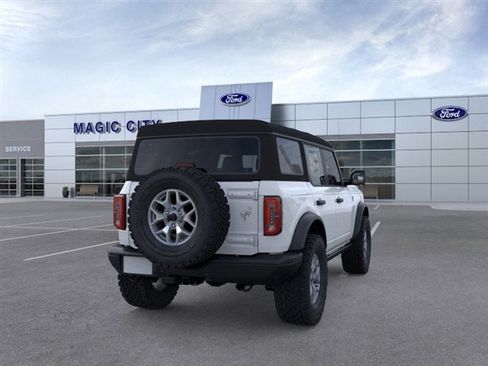 New 2025 Ford Bronco Badlands image 8