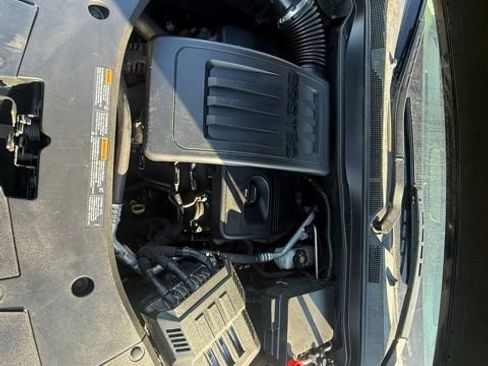 Used 2017 Chevrolet Equinox LT w/ Convenience Package image 24