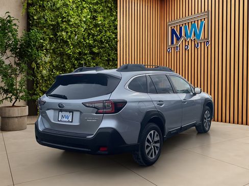 Used 2025 Subaru Outback Premium w/ Popular Package #1A image 27