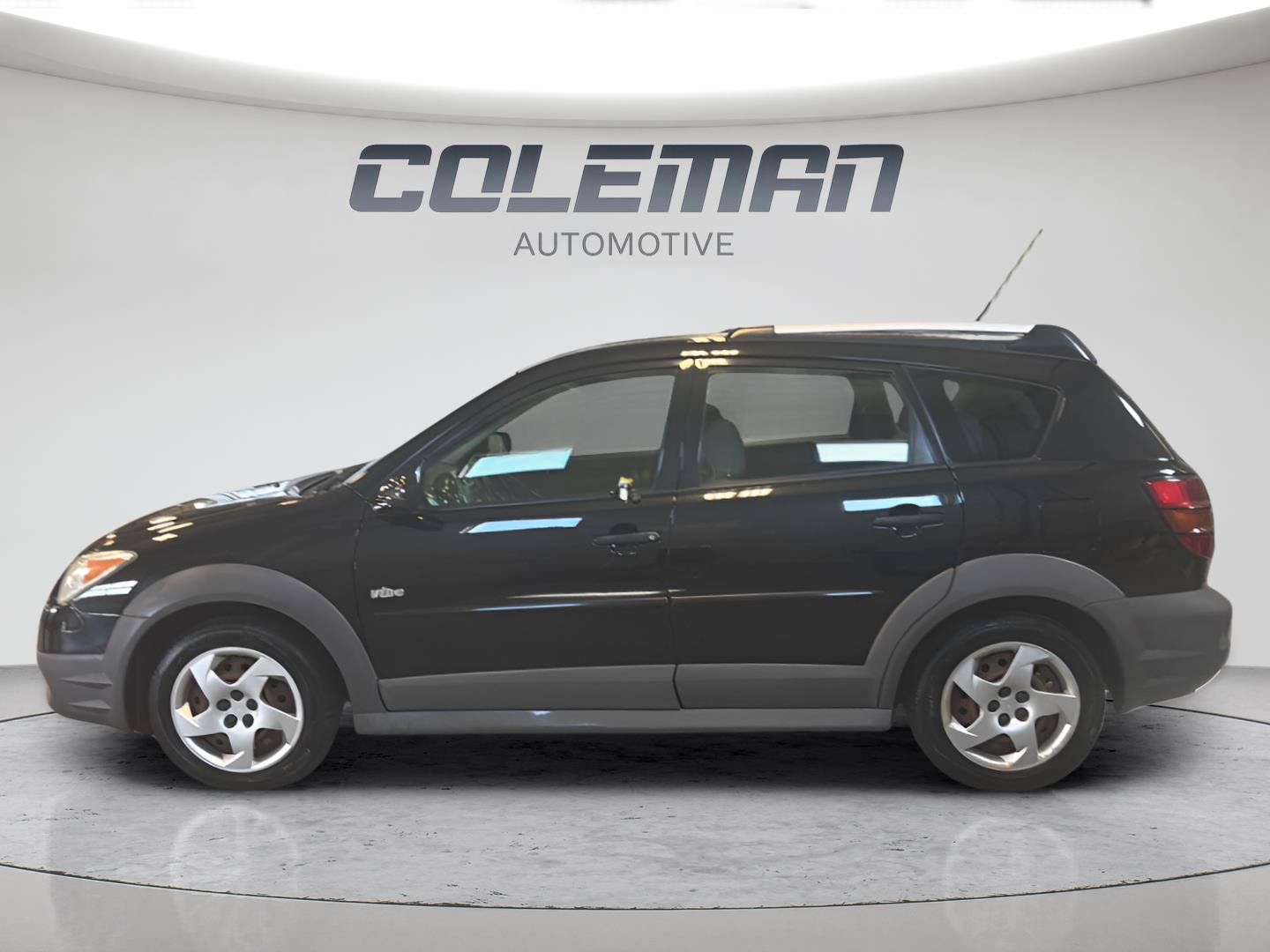Used 2007 Pontiac Vibe w/ Preferred Package FWD image 2