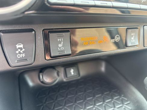 Used 2022 Toyota RAV4 XLE w/ Convenience Package AWD/4WD image 23