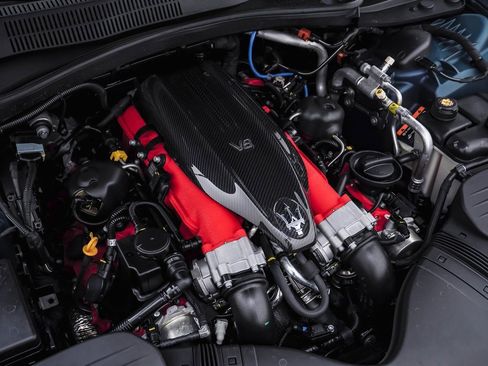 Used 2024 Maserati Ghibli Trofeo image 30