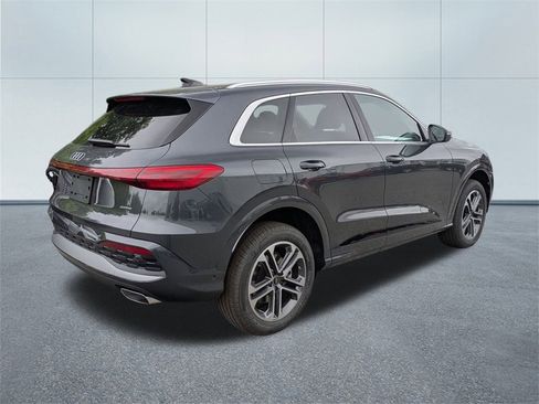 New 2025 Audi Q5 Premium image 3