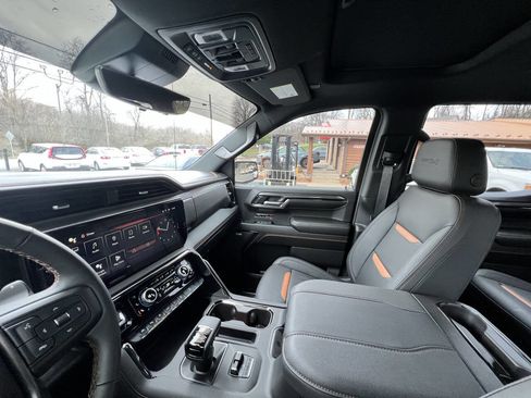 Used 2024 GMC Sierra 1500 AT4 w/ Technology Package image 26