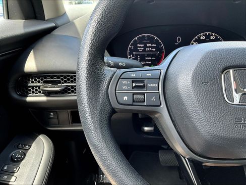 Used 2024 Honda HR-V LX image 11