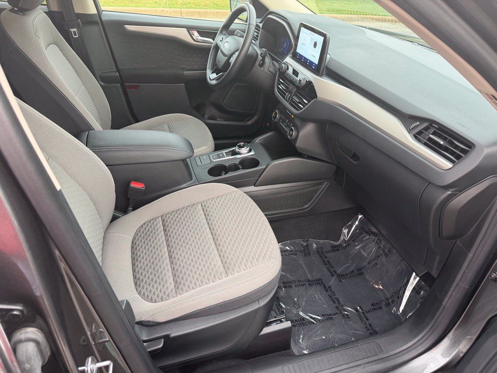 Used 2020 Ford Escape SE Sport FWD image 33