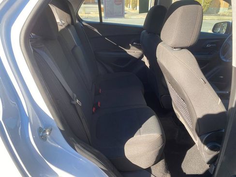 Used 2018 Chevrolet Trax LS image 25