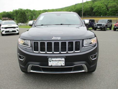 Used 2016 Jeep Grand Cherokee Limited AWD/4WD image 2
