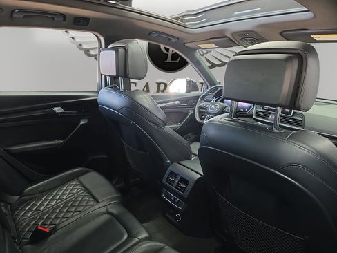 Used 2020 Audi SQ5 Premium Plus w/ Premium Plus Package image 24