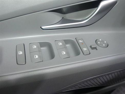 Used 2025 Hyundai Elantra Sport FWD image 20