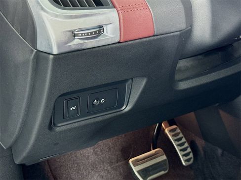 New 2024 Jaguar E-PACE R-Dynamic SE image 10