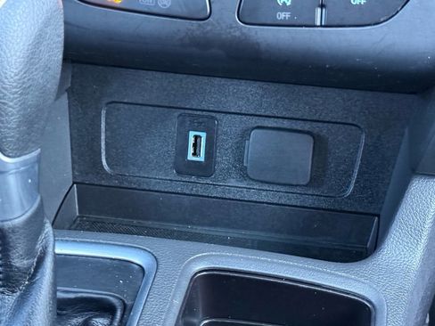 Used 2017 Ford Escape SE image 25