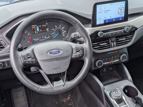 Used 2022 Ford Escape SE w/ SE Sport Appearance Package FWD image 12