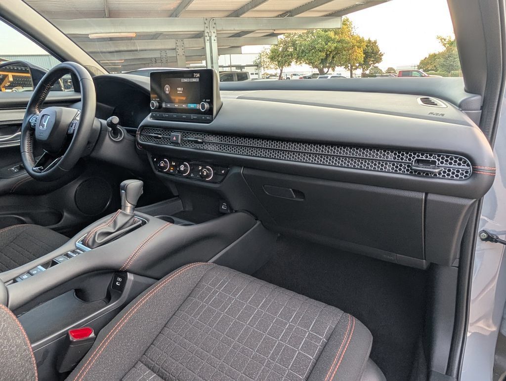 Used 2025 Honda HR-V Sport image 23