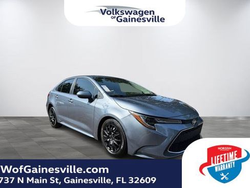 Used 2020 Toyota Corolla LE FWD image 1