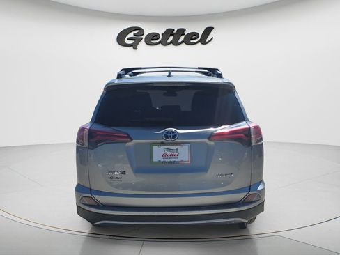 Used 2018 Toyota RAV4 LE image 4