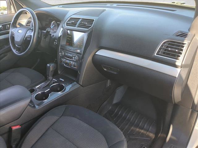 Used 2017 Ford Explorer XLT w/ Equipment Group 201A FWD image 23