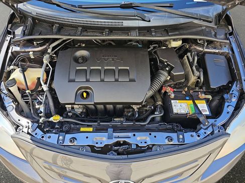 Used 2013 Toyota Corolla LE w/ Premium Pkg FWD image 31