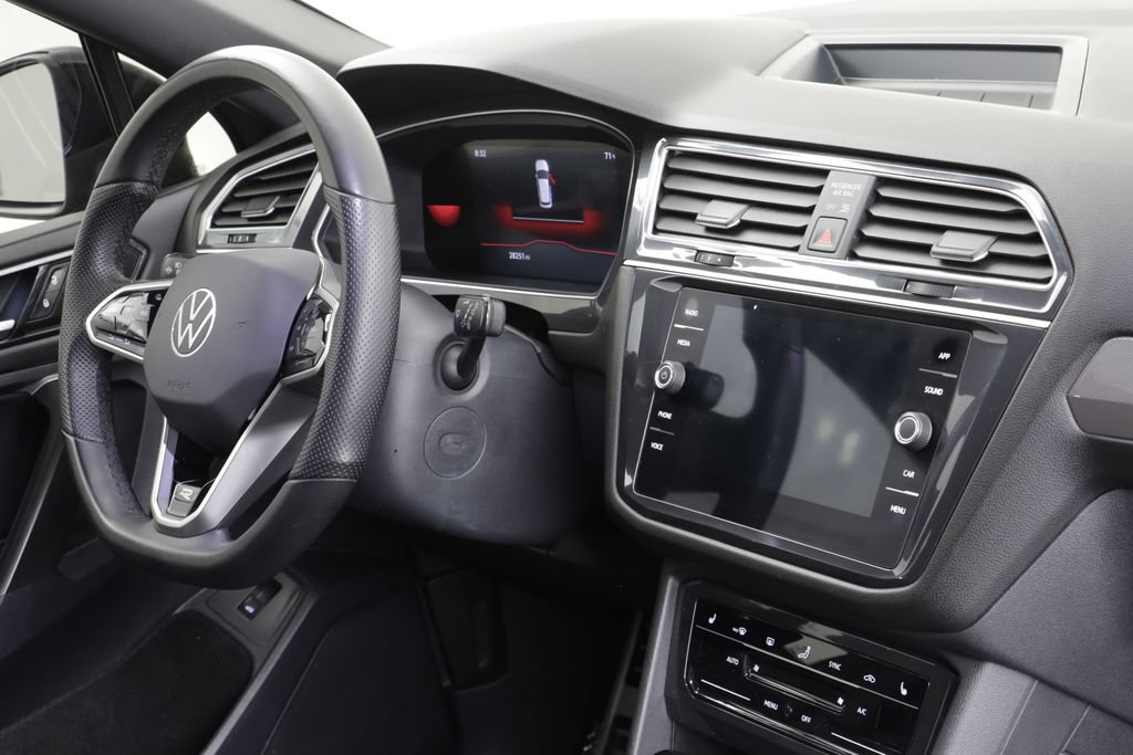 Certified 2024 Volkswagen Tiguan SE R-Line AWD/4WD image 21