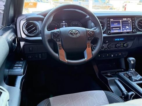 Used 2021 Toyota Tacoma TRD Sport w/ Technology Package AWD/4WD image 9