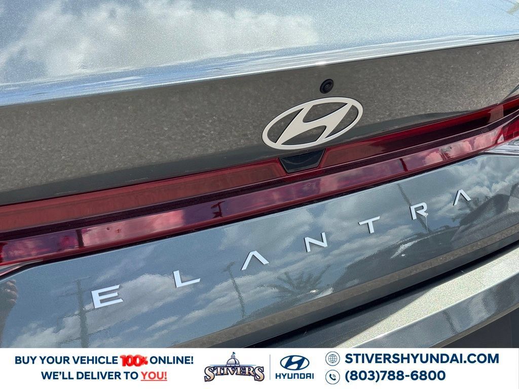 Certified 2026 Hyundai Elantra SE FWD image 13