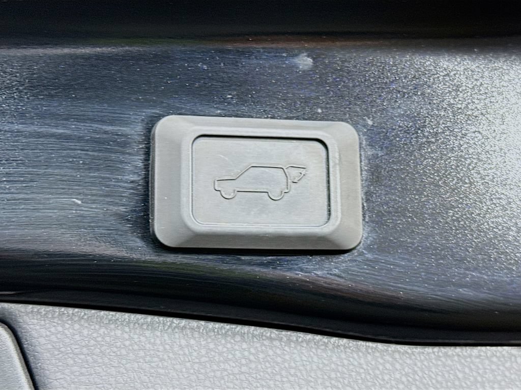 Certified 2022 Toyota RAV4 XLE w/ Convenience Package AWD/4WD image 29