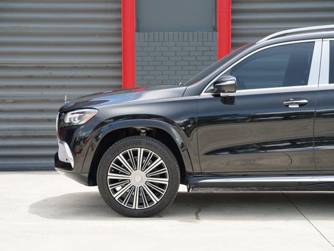 Used 2023 Mercedes-Benz Maybach GLS 600 4MATIC image 11