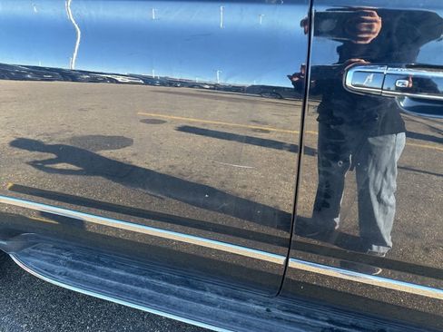 Used 2019 GMC Yukon XL Denali image 10