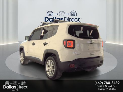 Used 2022 Jeep Renegade Latitude image 8