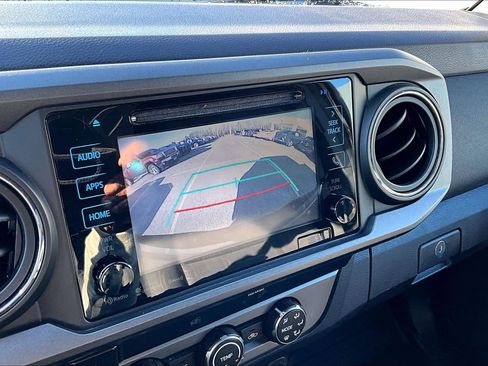 Used 2019 Toyota Tacoma TRD Sport image 27