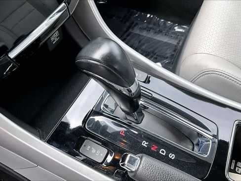 Used 2017 Honda Accord Touring image 17