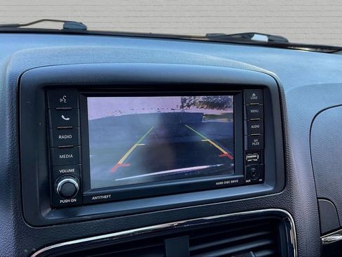 Used 2019 Dodge Grand Caravan SE FWD image 13
