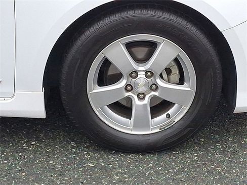 Used 2013 Chevrolet Cruze LT w/ All-Star Edition image 29