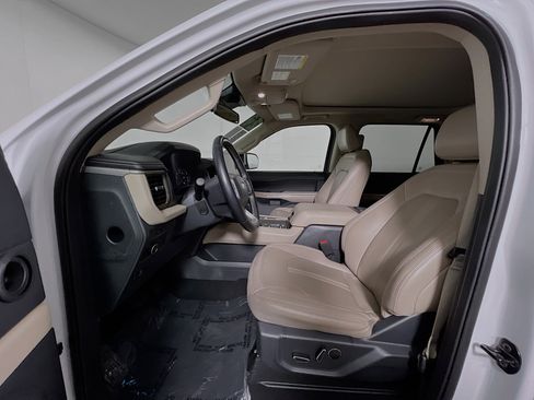Used 2024 Ford Expedition Max Limited RWD image 15