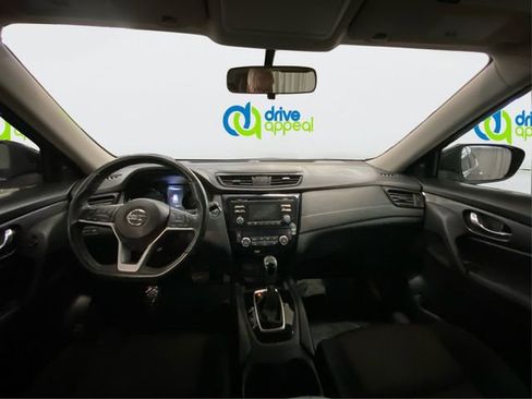 Used 2017 Nissan Rogue SV image 27