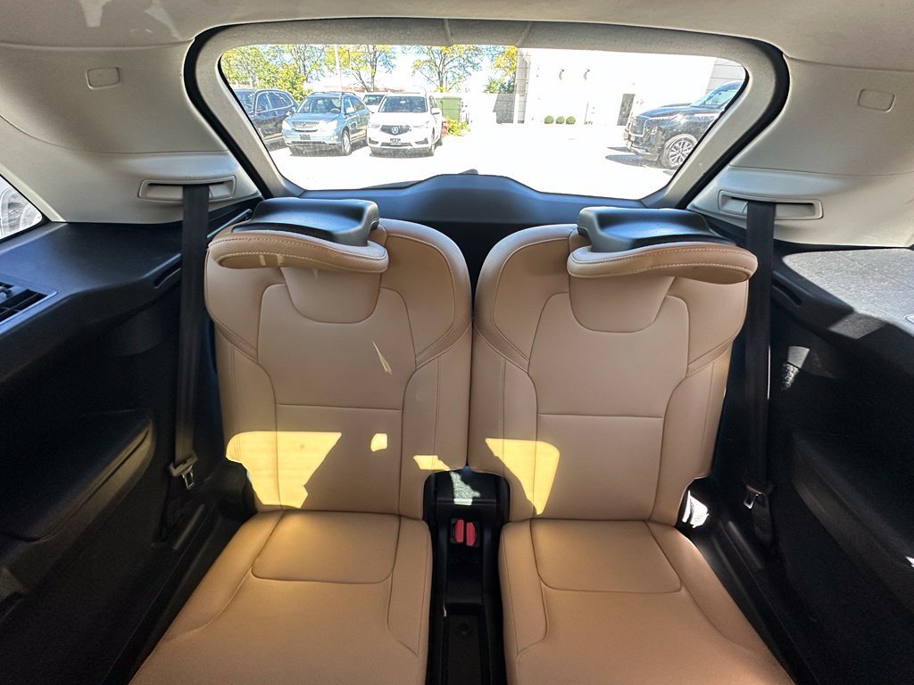 Used 2016 Volvo XC90 T6 Momentum w/ Protection Package Plus AWD/4WD image 11